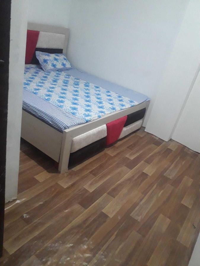 Oyo Golden Inn Hotel มีรัท ภายนอก รูปภาพ
